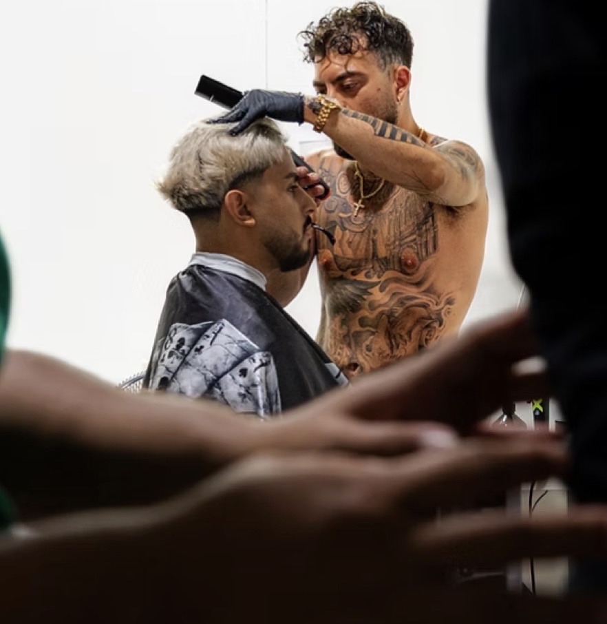 Trucco nel backstage di un evento